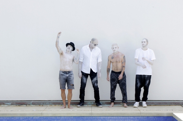 Red Hot Chili Peppers посвятили песню Эдди Ван Халену