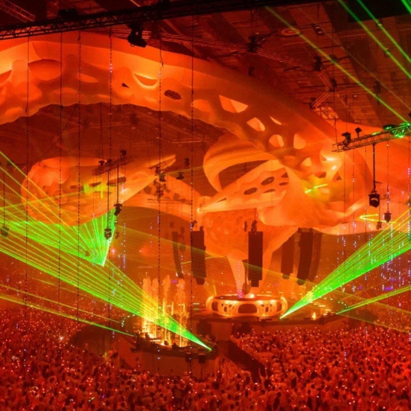 Петербургский фестиваль Sensation вернется под названием «Белая»
