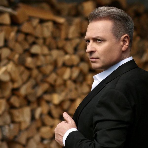 Александр Добронравов выпустил альбом «по правде и по совести»