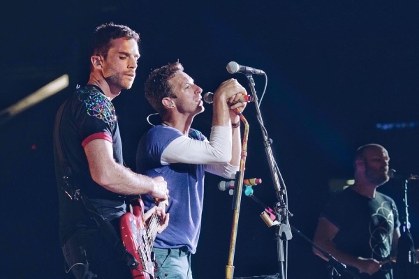 Вокалист Coldplay спас ребенка во время концерта